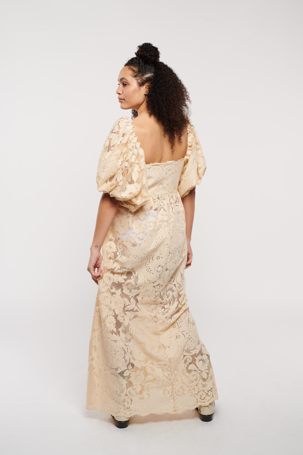 Roxy Long Vintage Cream Lace – Madeline Marie
