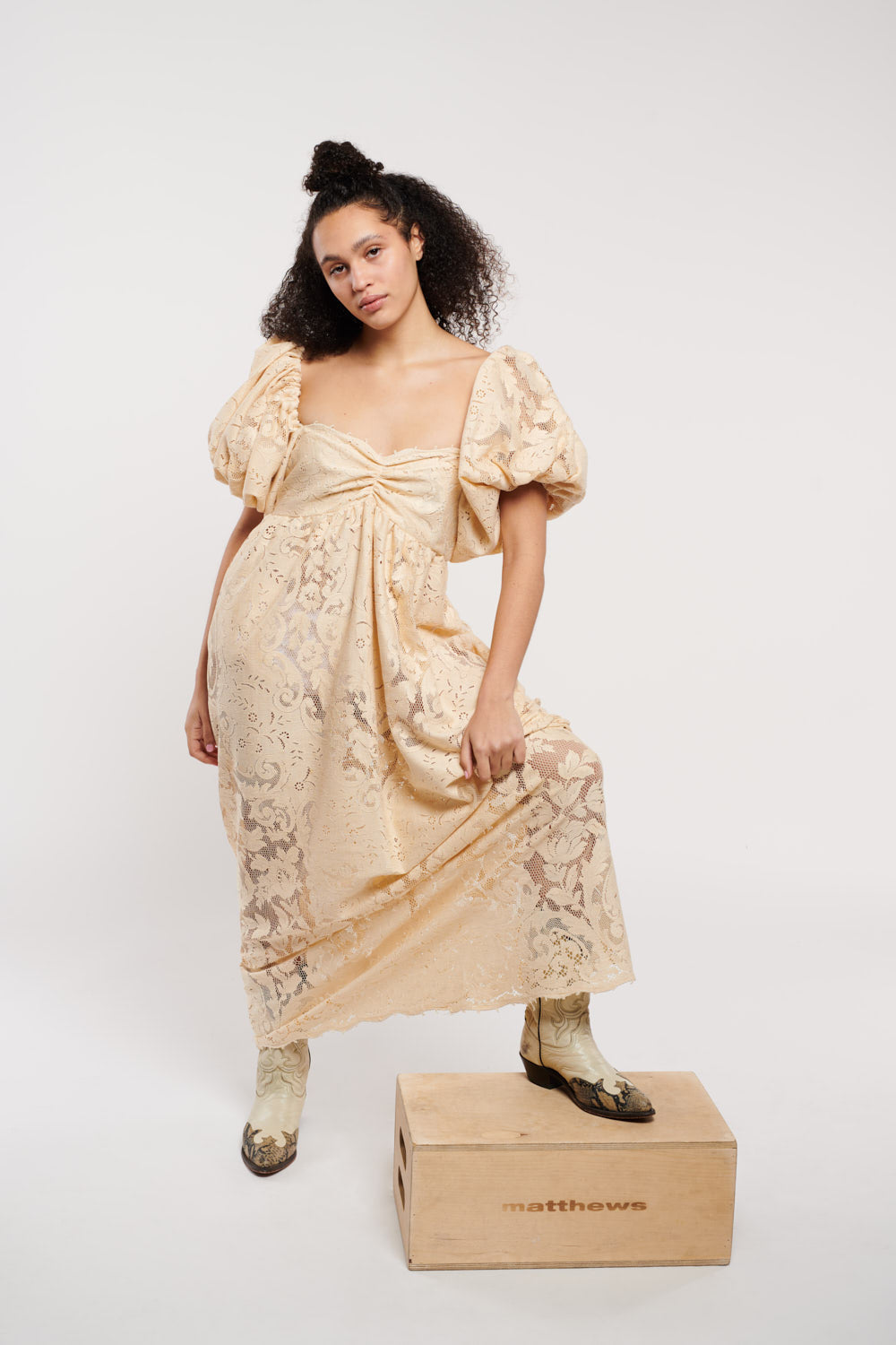 Roxy Long Vintage Cream Lace – Madeline Marie